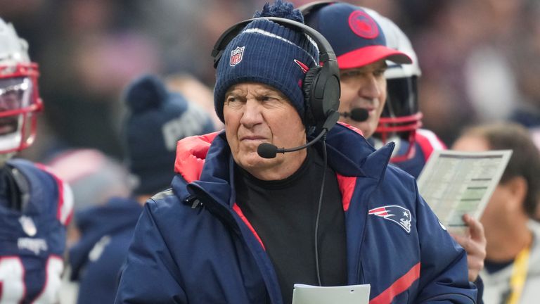 Neil Reynolds, Jason Bell, Phoebe Schecter and Jeff Reinebold discuss whether Belichick could be in his last season at the Patriots