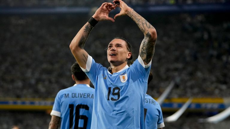 Uruguay&#39;s Darwin Nunez celebrates scoring his side&#39;s second goal against Argentina during a qualifying soccer match for the FIFA World Cup 2026 at La Bombonera stadium in Buenos Aires, Argentina, Thursday, Nov. 16, 2023. (AP Photo/Matias Delacroix)