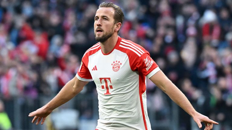 Harry Kane celebrates his first goal against Heidenheim in Bayern's 4-2 win.