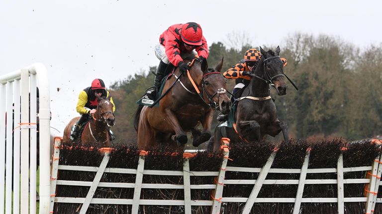 Hispanic Moon and Darragh O'Keeffe win the Frontline Security Grabel Mares Hurdle 