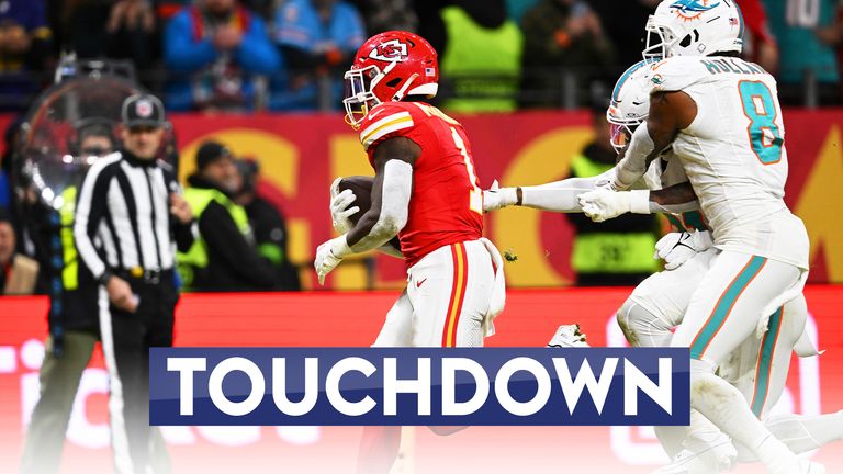 Kansas City Chiefs go 14-0 up as Patrick Mahomes finds Jerick McKinnon for their second touchdown of the day. 