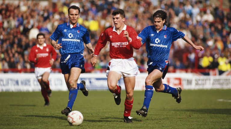 Roy Keane playing for Nottingham Forest in 1991