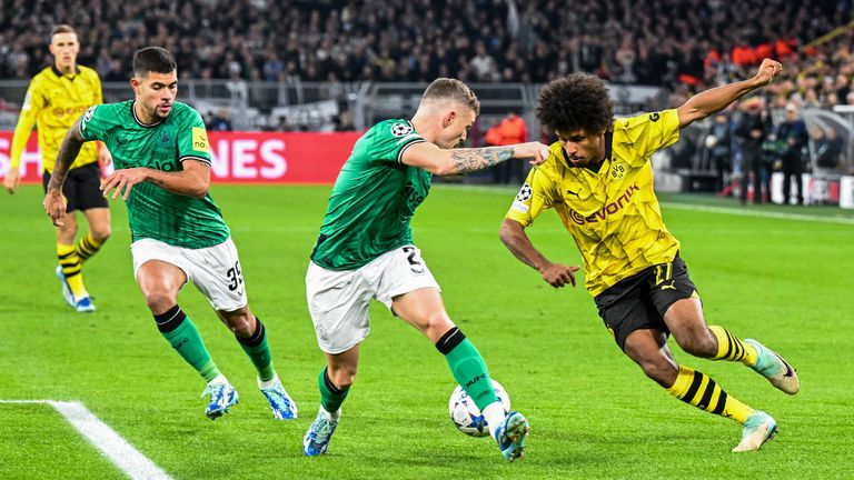 Kieran Trippier of Newcastle United FC, Karim Adeyemi of Borussia Dortmund during the UEFA Champions League match between Borussia Dortmund and Newcastle United FC at Signal Iduna Park on November 7, 2023 in Dortmund, Germany. ANP