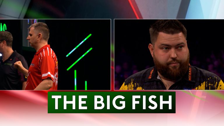 Krzysztof Ratajski puts &#39;The Big Fish&#39; in the net breaking with a brilliant 12-darter.