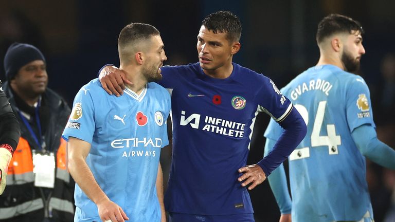 Chelsea&#39;s Thiago Silva leaves the field with Manchester City&#39;s Mateo Kovacic
