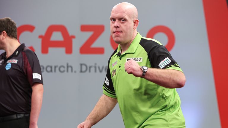 Michael van Gerwen produced a staggering 118.52 average during his demolition of Ross Smith in Minehead on Saturday
