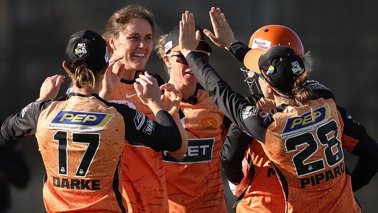 England&#39;s Nat Sciver-Brunt starred with the bat for Perth Scorchers hitting 36 off 27 balls