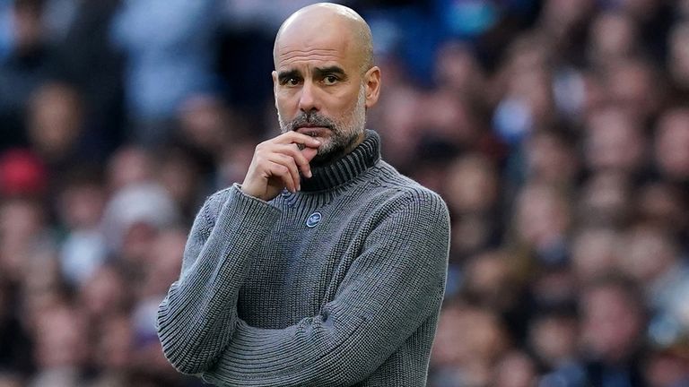 Manchester City teknik direktörü Pep Guardiola'nın 21.10.2023 tarihli dosya fotoğrafı, son haftalarda rakip Manchester United'ı vuran türden bir krizden hiçbir kulübün muaf olamayacağı konusunda uyardı.  Yayın tarihi: 3 Kasım 2023 Cuma.