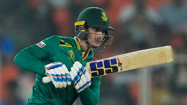 South Africa's Quinton de Kock bats during the ICC Men's Cricket World Cup match between Afghanistan and South Africa in Ahmedabad, India, Friday, Nov. 10, 2023. (AP Photo/Ajit Solanki)