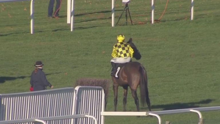 Shishkin looks on as the rest of the field begin the 1965 Chase