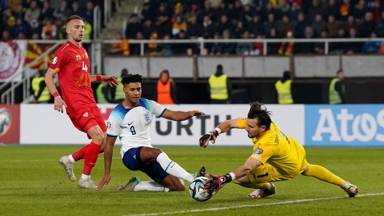Ollie Watkins missed his chance to impress in Harry Kane's No 9 shirt