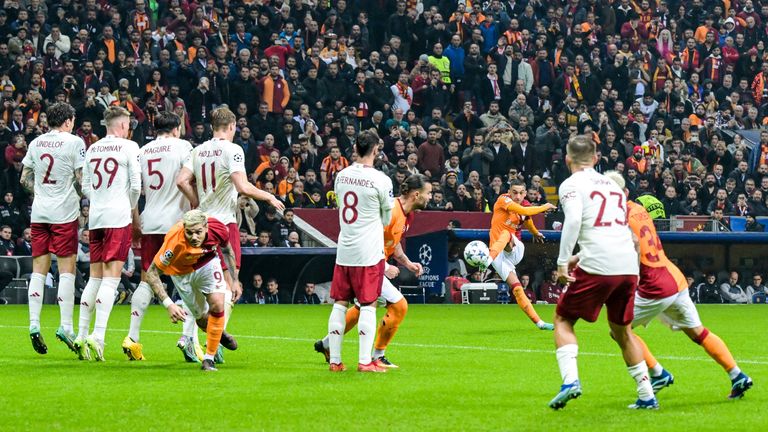 Hakim Ziyech scores Galatasaray's first goal - with the help of an Andre Onana error