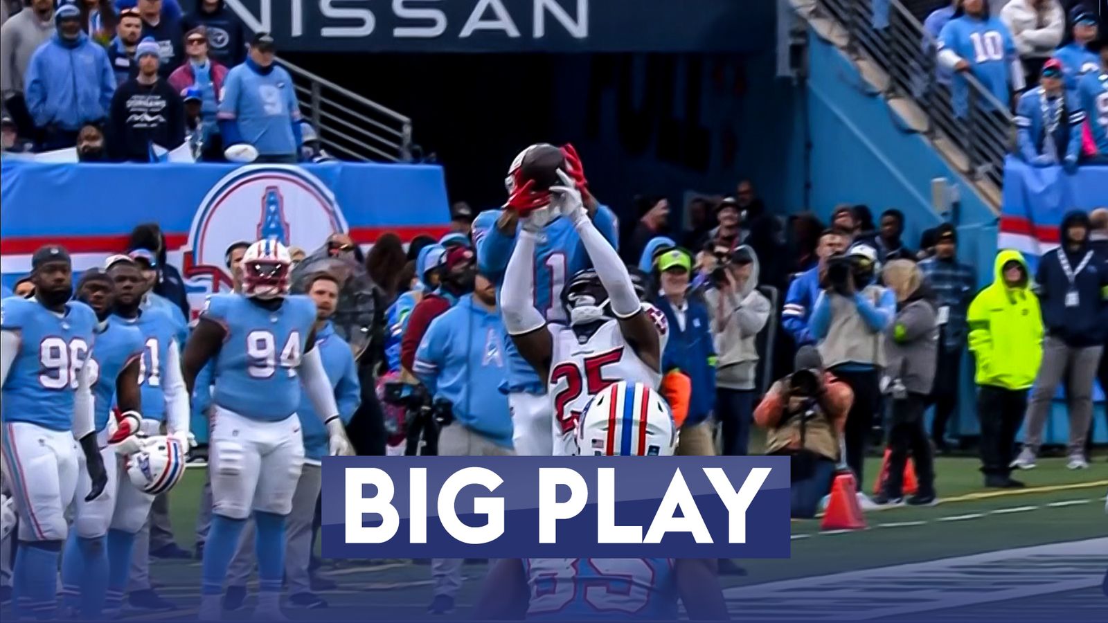 ‘Holy smokes!’ Incredible contested catch by Chris Moore NFL News