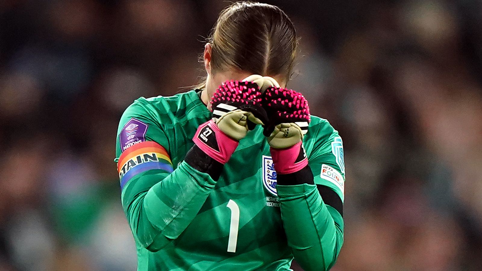 Mary Earps: England goalkeeper says she let the Lionesses down with error for Netherlands’ second goal in 3-2 Wembley win | Football News