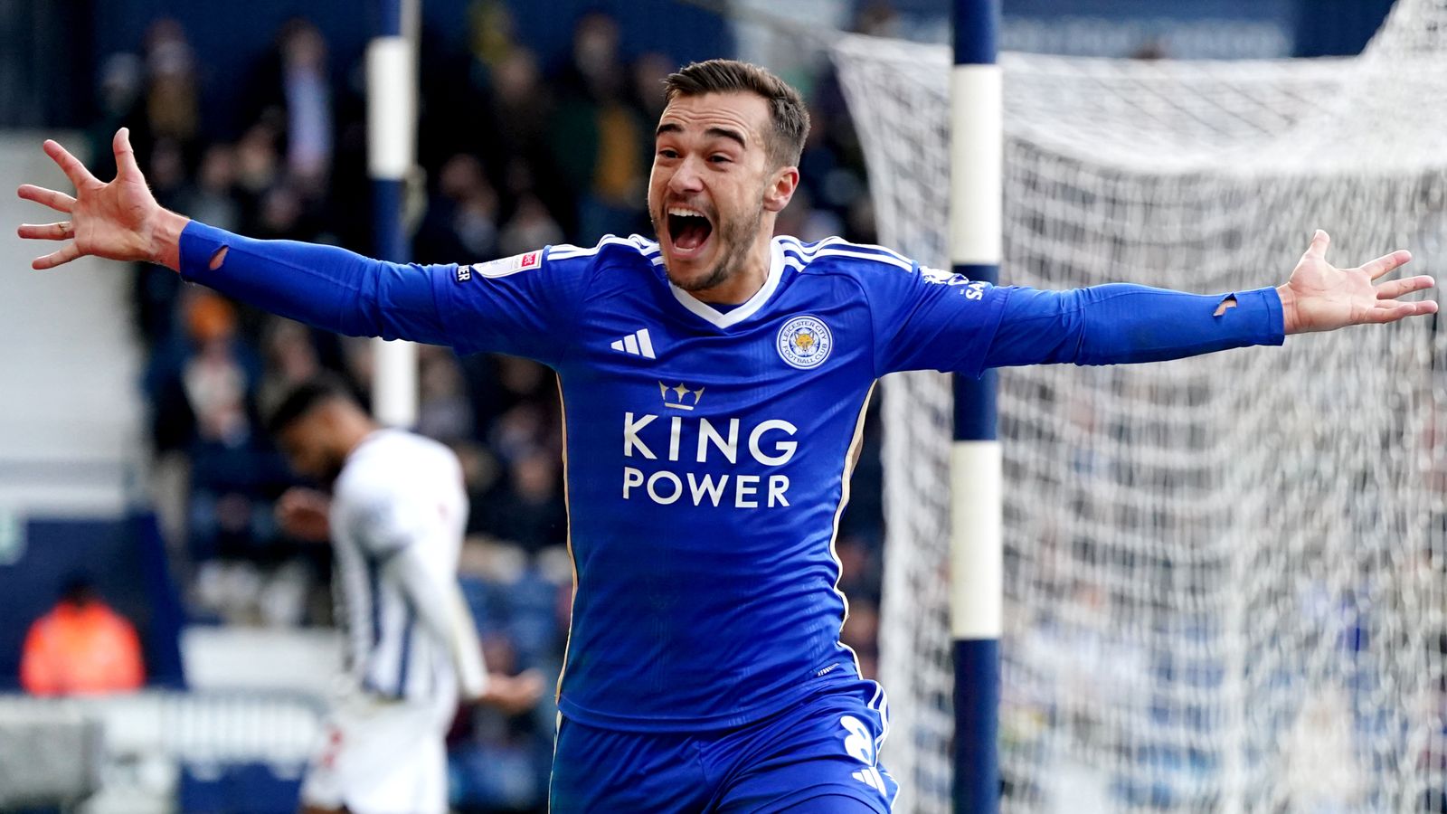 West Brom 1-2 Leicester City: Harry Winks' last-gasp winner keeps Enzo Maresca's Foxes top of the Championship | Football News | Sky Sports