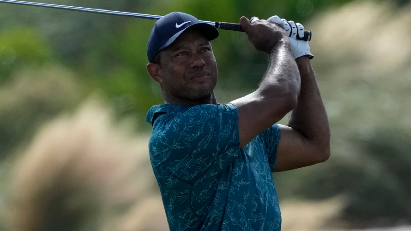 Tiger Woods Climbs Four Places at Hero World Challenge, But Late Bogeys Prove Costly Again