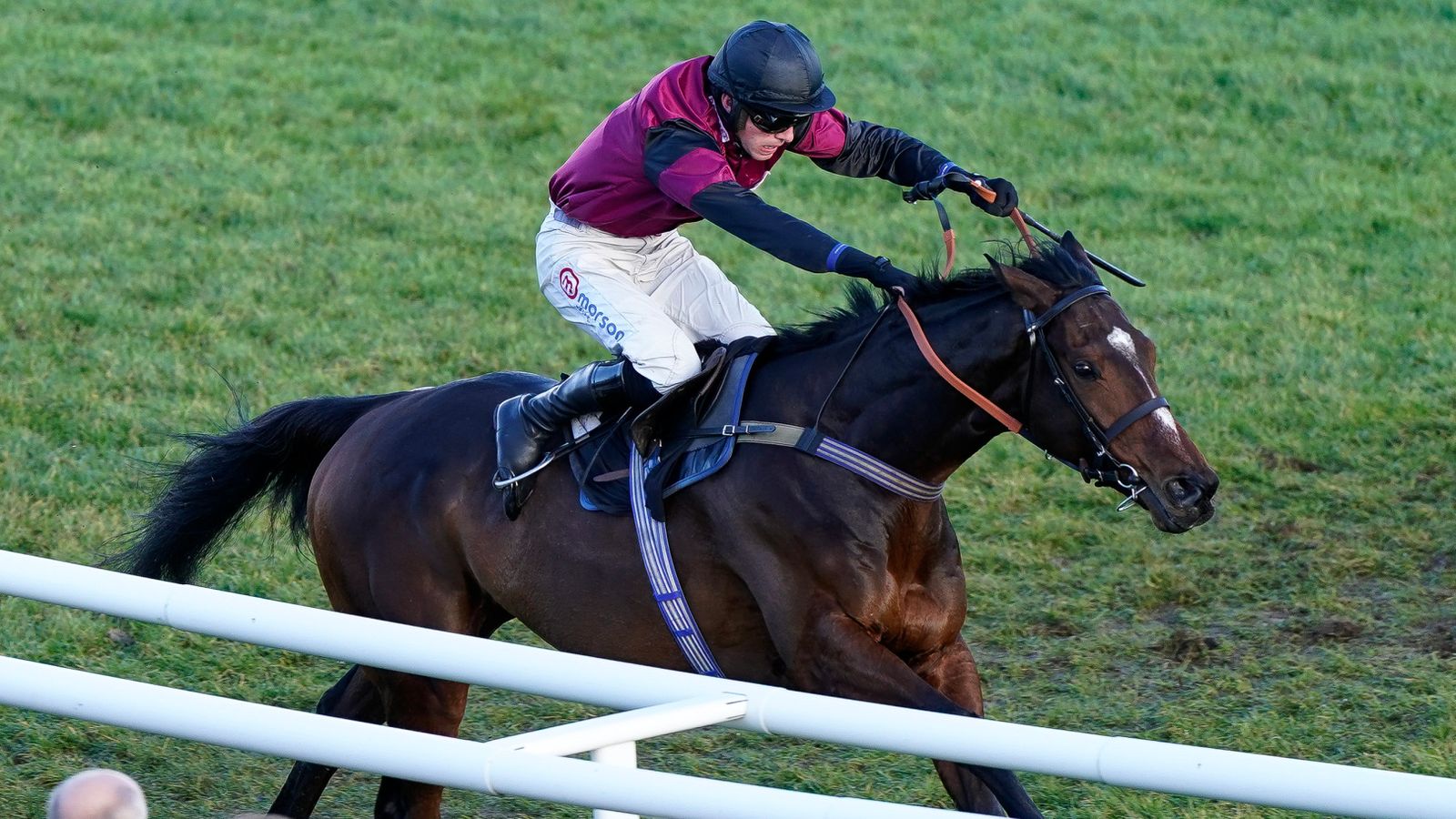 today-on-sky-sports-racing-zambella-chases-another-silver-vase-victory