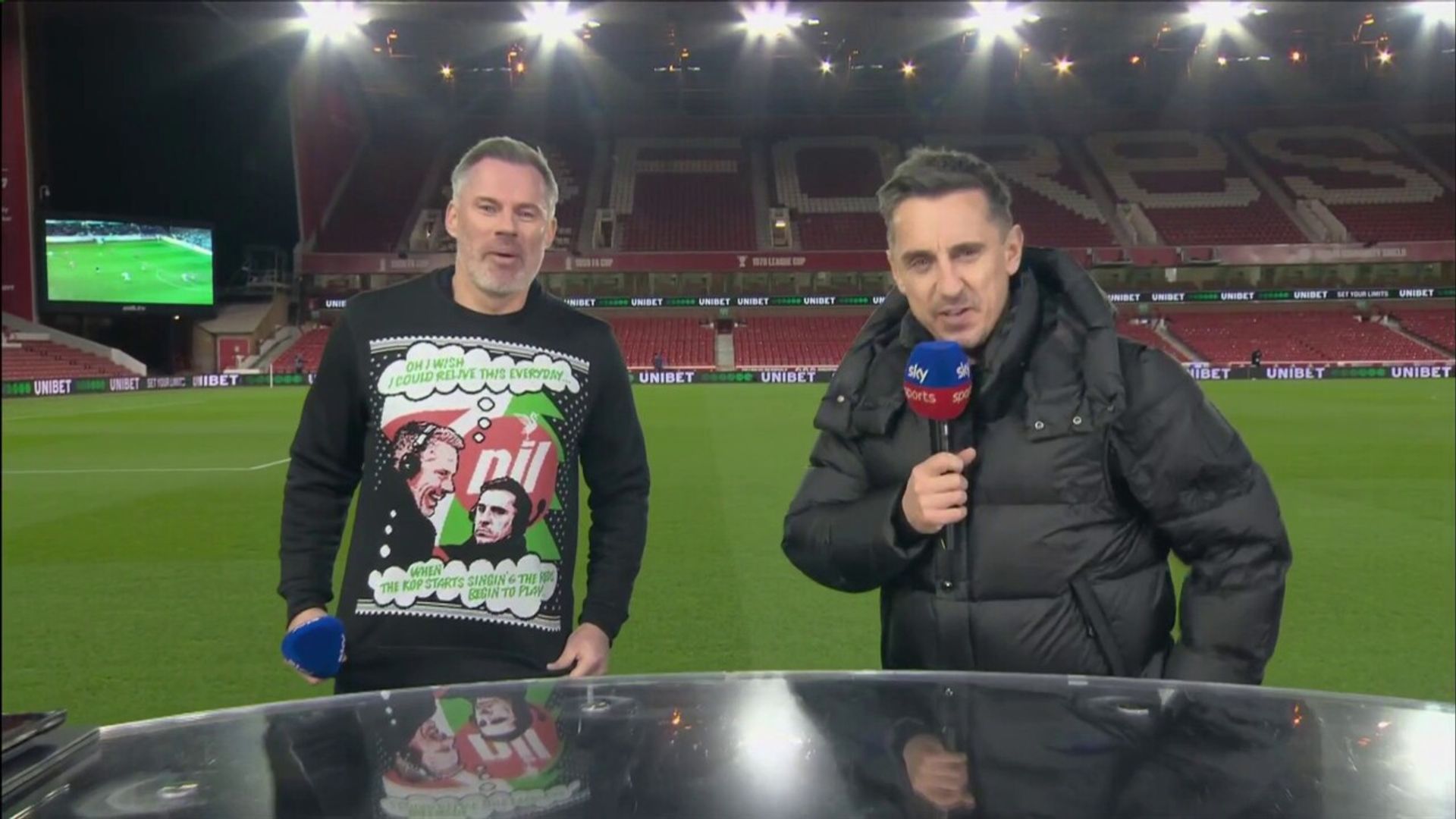 'Look at this man's arrogance' | Carra shows off 7-0 Christmas jumper