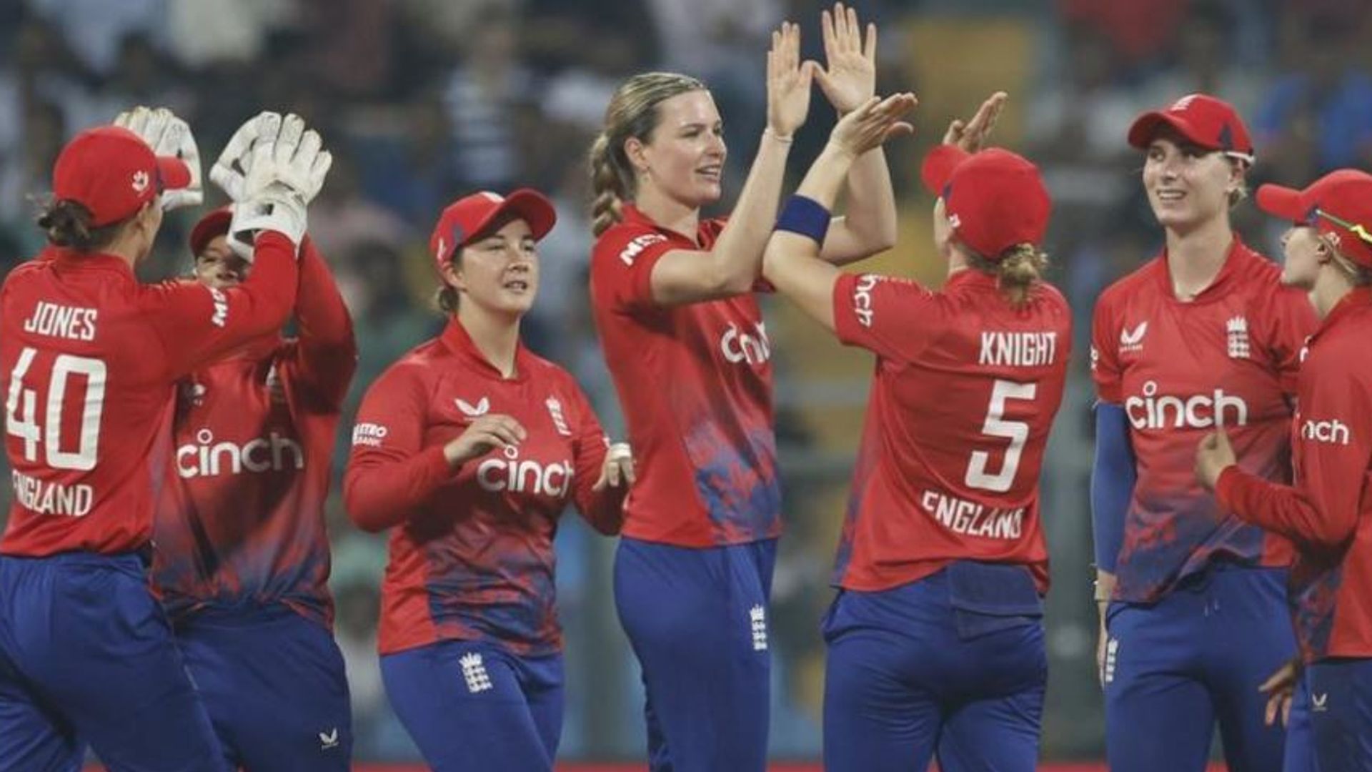 England bowl India out for 80 to win T20 series