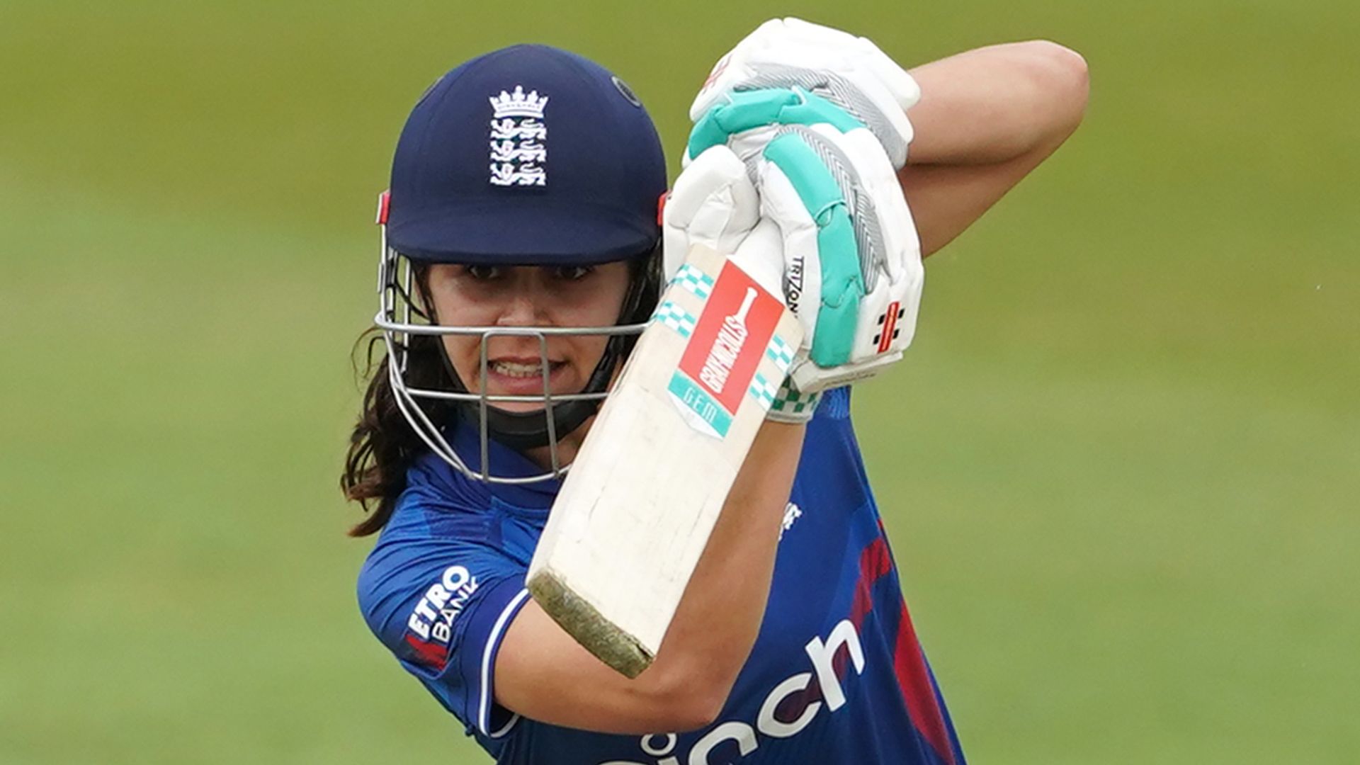 England slip to three-run loss despite Bouchier's heroics
