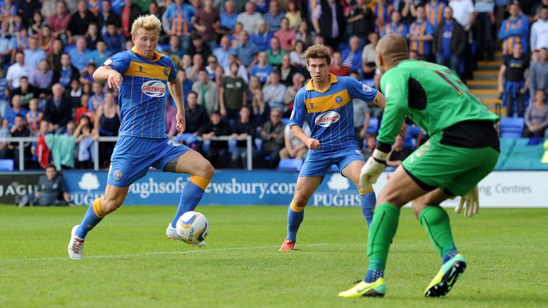SHREWSBURY , ENGLAND - SEPTEMBER 21: Curtis Main of Shrewsbury Town misses an open goal during the Sky Bet League One match between Shrewsbury Town and Wolverhampton Wanderers at Greenhous Meadow on September 21, 2013 in Shrewsbury, England. (Photo by Chris Brunskill/Getty Images)