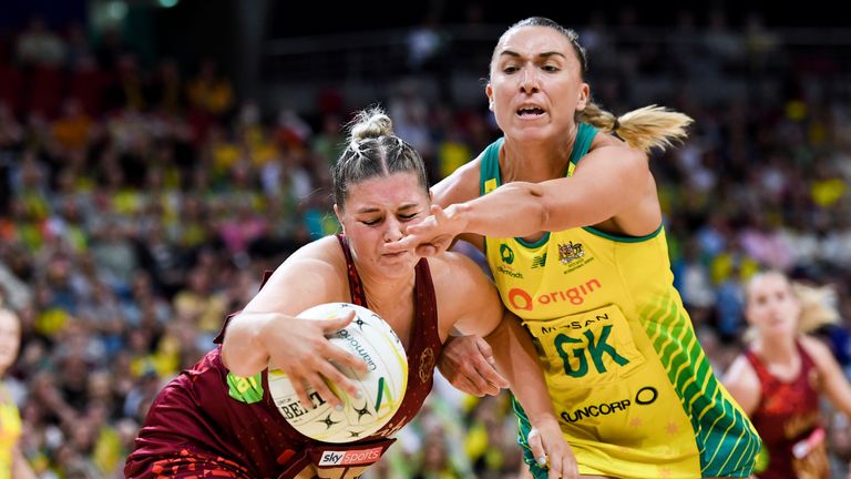  Eleanor Cardwell of England Roses and Sarah Klau of the Australia Diamonds during the Netball International match between Australia and England on October 30, 2022 at Qudos Bank Arena in Sydney, Australia. (Photo by Steven Markham/Speed Media/Icon Sportswire) (Icon Sportswire via AP Images)