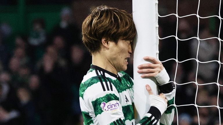 GLASGOW, SCOTLAND – 16 ธันวาคม: Kyogo Furuhashi ของ Celtic ระหว่างการแข่งขันพรีเมียร์ชิประหว่าง Celtic และ Heart of Midlothian ที่ Celtic Park เมื่อวันที่ 16 ธันวาคม 2023 ในเมืองกลาสโกว์ สกอตแลนด์  (ภาพโดย Craig Foy / SNS Group)