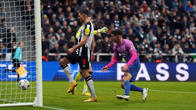 Christian Pulisic equalises for Milan at Newcastle