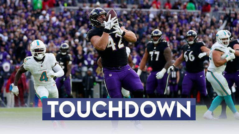 Ravens&#39; trick play results in Patrick Ricard taking a one handed touchdown to extend their lead over the Dolphins.