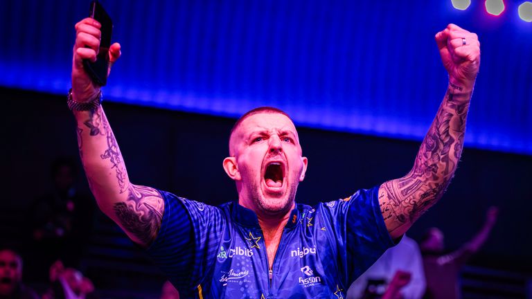 Jayson Shaw won two of his three matches for Europe on Friday night as they built a 9-2 advantage over the USA