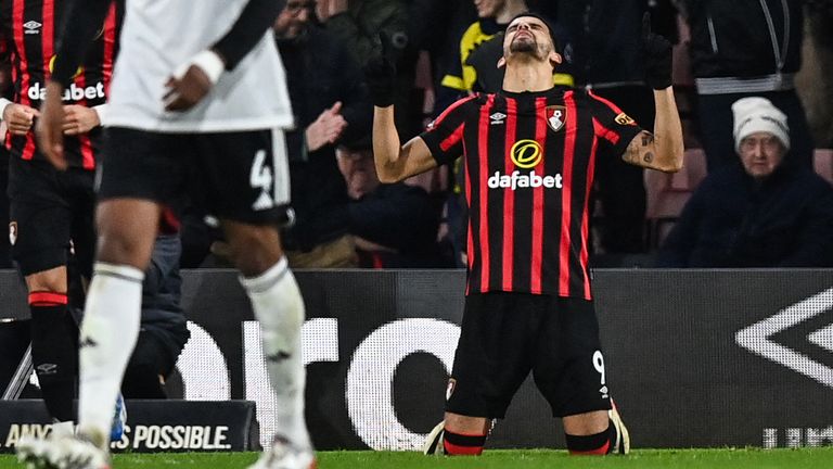 Dominic Solanke celebrates after doubling Bournemouth&#39;s lead over Fulham from the penalty spot