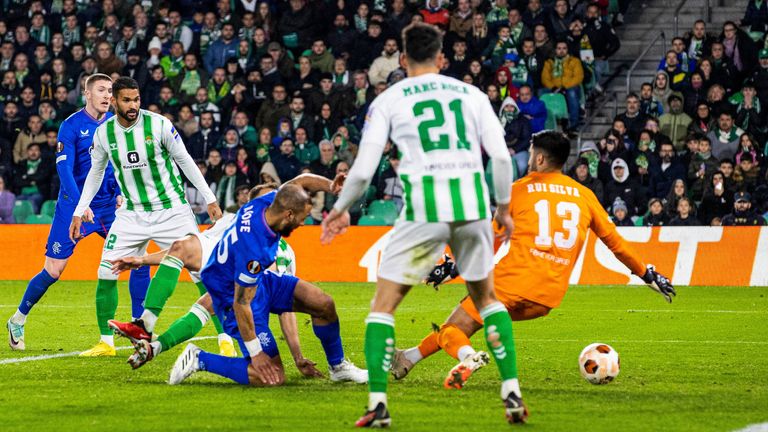 SEVILLE, SPAIN - DECEMBER 14: Rangers' Kemar Roofe scores to make it 3-2 during a UEFA Europa League match between Real Betis and Rangers at Estadio Benito Villamarin, on December 14, 2023, in Seville, Scotland. (Photo by Alan Harvey / SNS Group)