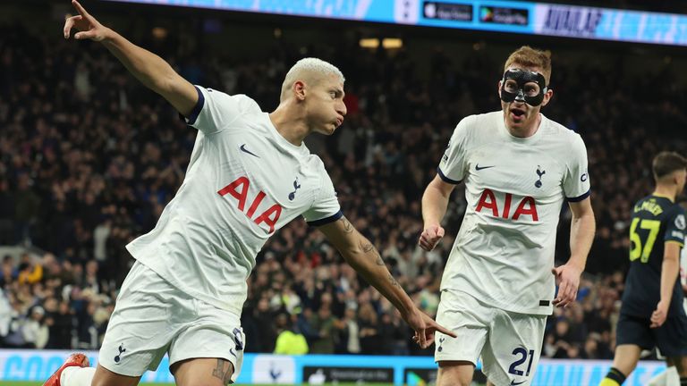 Tottenham returned to winning ways in style