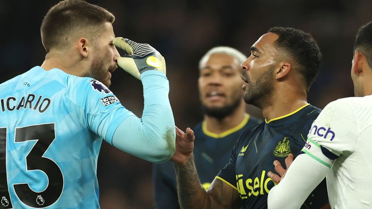 Tottenham&#39;s goalkeeper Guglielmo Vicario, left, argues with Newcastle&#39;s Callum Wilson