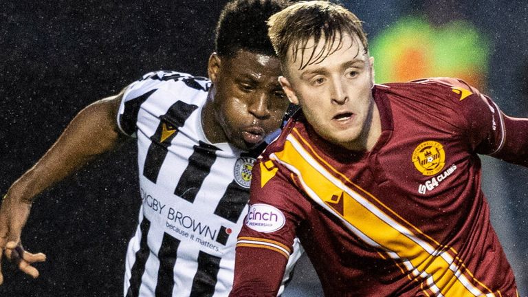 PAISLEY, SCOTLAND - DECEMBER 16: St Mirren's Thierry SMall (L) and Motherwell's Georgie Gent in action during a cinch Premiership match between St Mirren and Motherwell at SMiSA Stadium, on December 16, 2023, in Paisley, Scotland.  (Photo by Mark Scates / SNS Group)