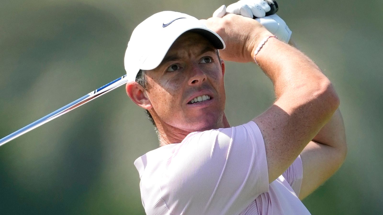 Rory McIlroy fights back in third round of Dubai Desert Classic to ...
