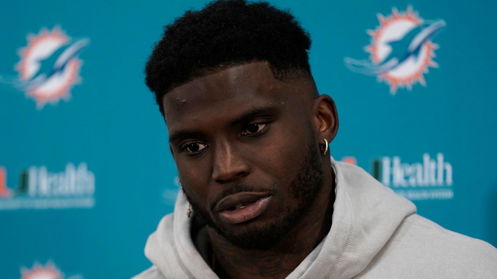 Tyreek Hill: Miami Dolphins wide receiver 'safe' after large fire at ...