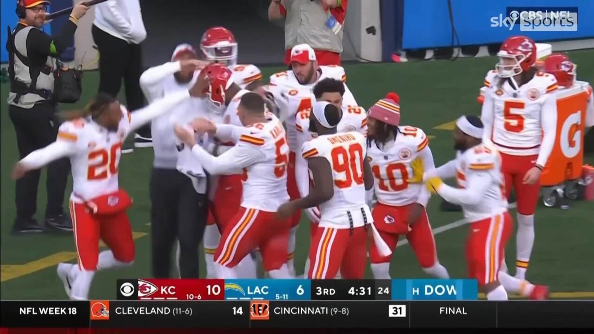 Chiefs players ecstatic as Chris Jones earns $1.25m sack bonus!