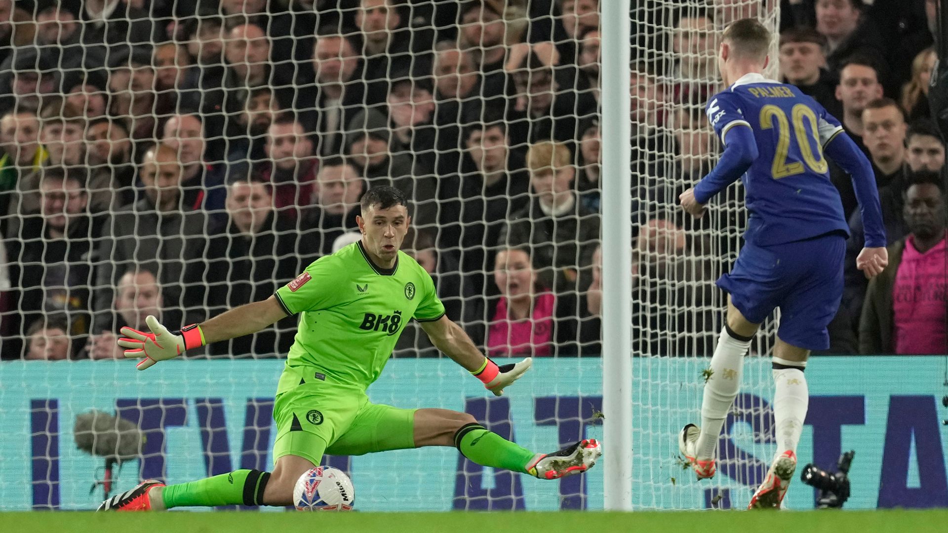 Martinez saves help Villa earn FA Cup replay with Chelsea