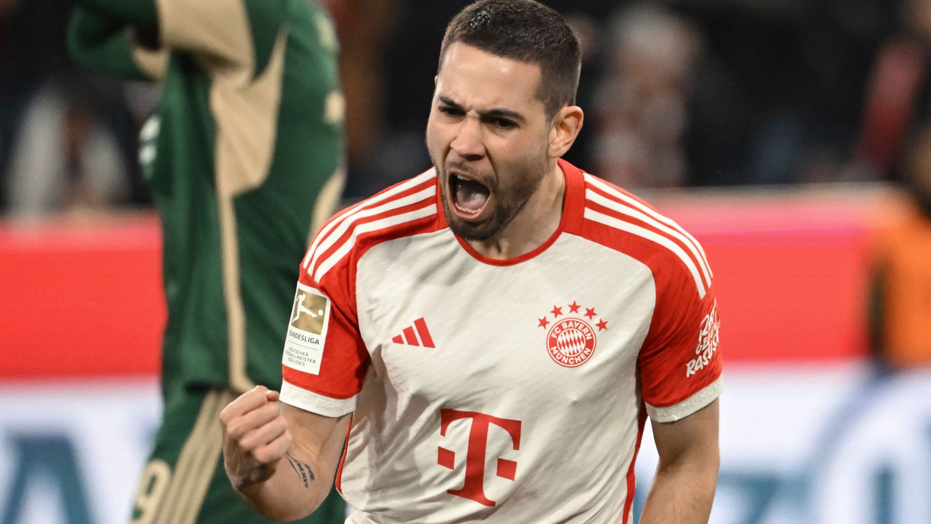 Bayern close gap on Leverkusen as Union boss sent off for striking Sane