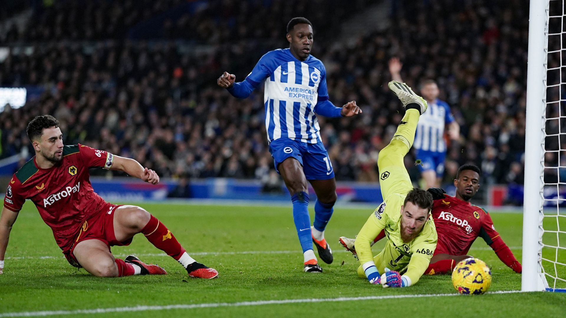 Brighton into seventh above Man Utd after Wolves stalemate