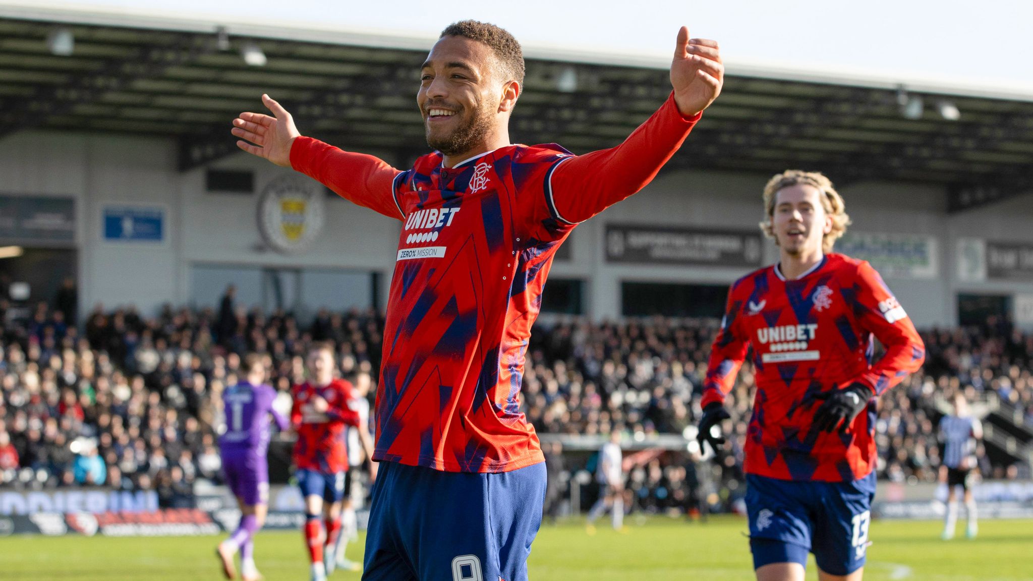 St Mirren 0 1 Rangers Cyriel Dessers strike keeps title pressure