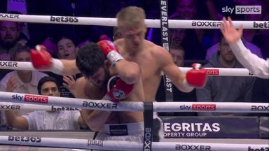 Bizarre stoppage as Mamedov turns away from fight!