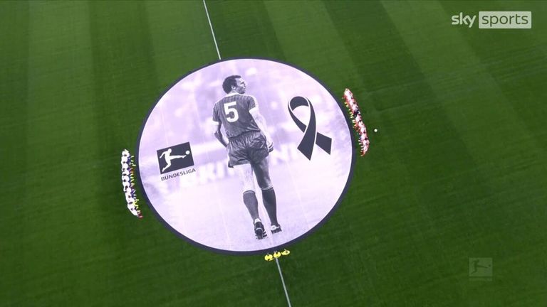 El Allianz Arena rinde homenaje a Franz Beckenbauer