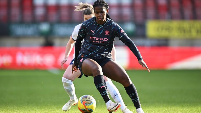 Khadija Shaw in action for Manchester City