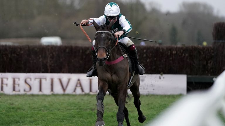 L'Homme Presse wins the Winter Million Festival feature by two-and-a-quarter-lengths to Protektorat 