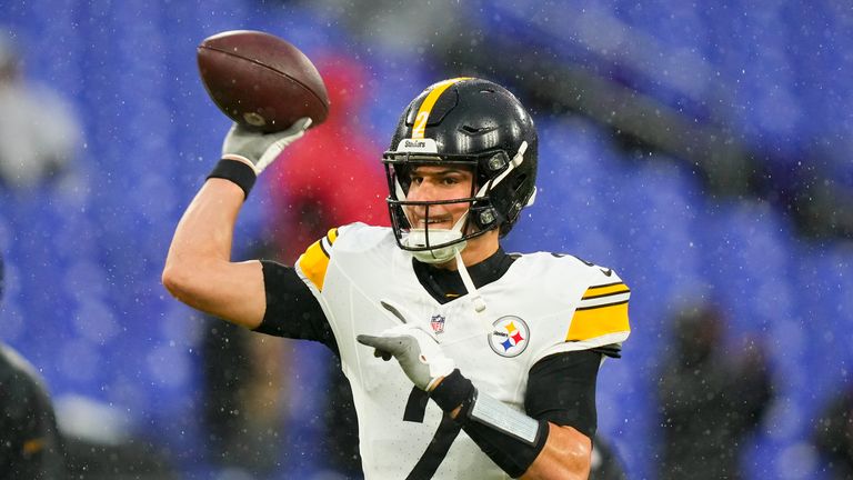 Pittsburgh Steelers quarterback Mason Rudolph works out prior to an NFL football game against the Baltimore Ravens, Saturday, Jan. 6, 2024 in Baltimore. (AP Photo/Matt Rourke)