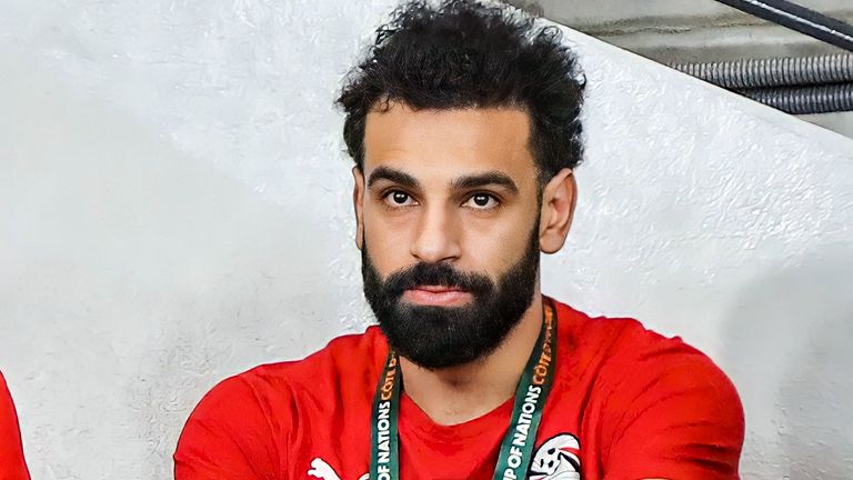 محمد صلاح يشاهد مباراة مصر والرأس الأخضر