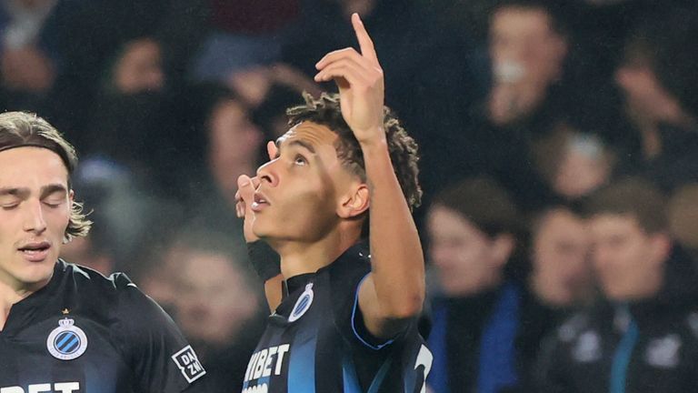 Nusa celebra tras marcar el primer gol del partido durante el partido de la Europa Conference League entre el Club Brugge y Bodo/Glimt.