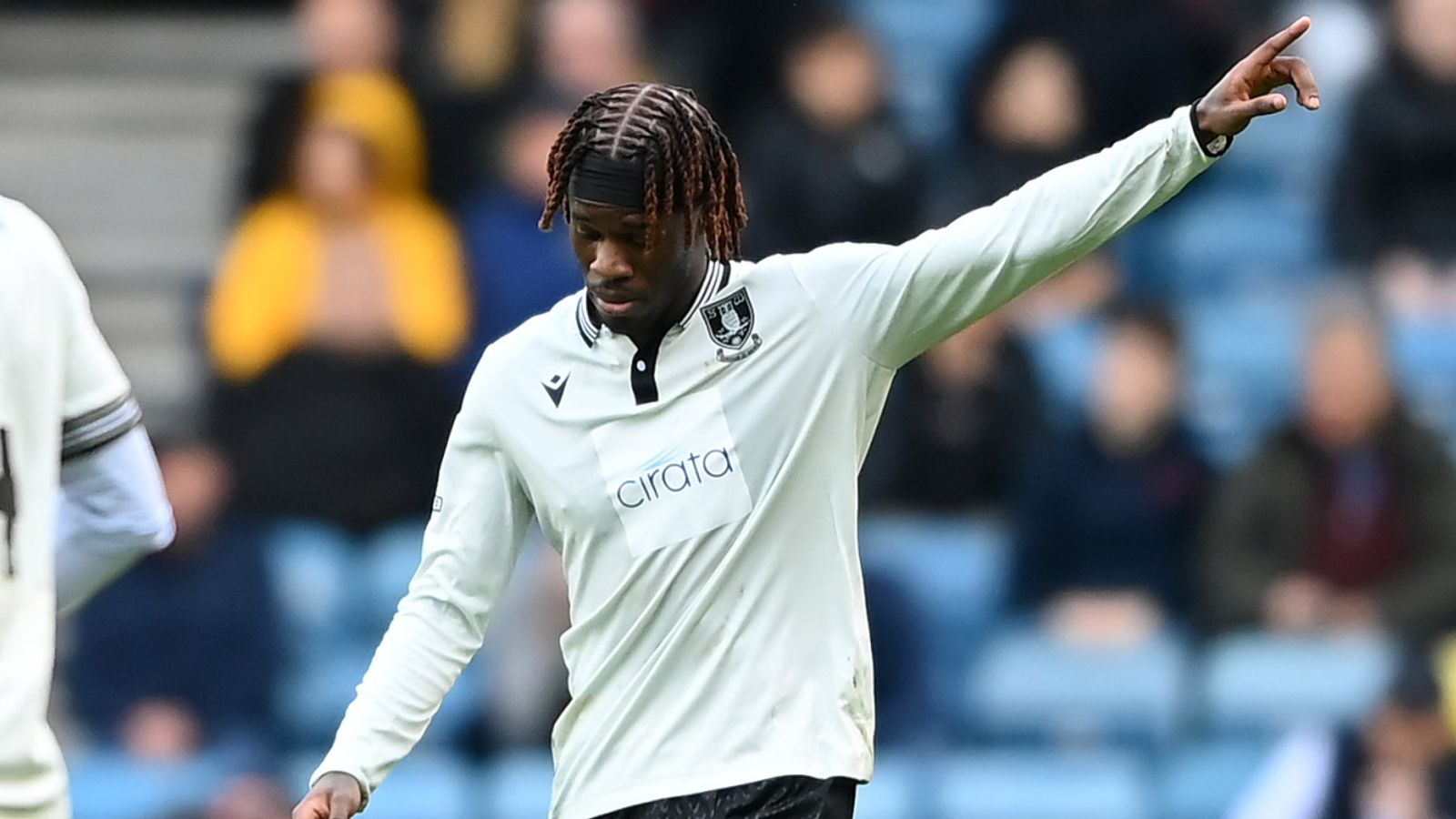 Millwall 0-2 Sheffield Wednesday: Ike Ugbo and Anthony Musaba boost Owls  survival hopes | Football News | Sky Sports